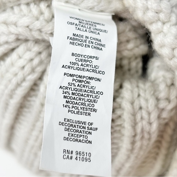 UNDER ARMOUR Women’s Beige Gray Pom Pom Beanie Logo Ribbed Knit Faux Fur OS - Picture 6 of 7